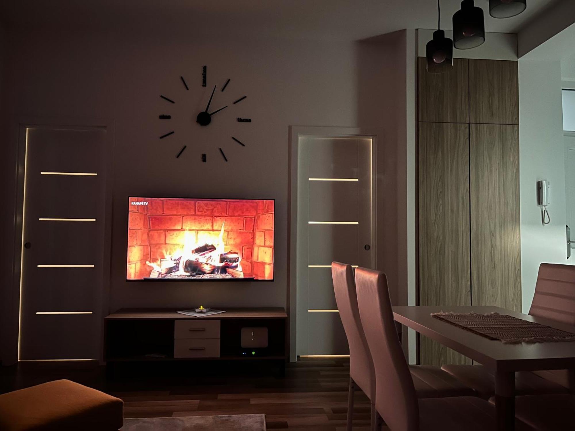 One Step Apartman - City Center With Self Check-In Szombathely Exterior foto