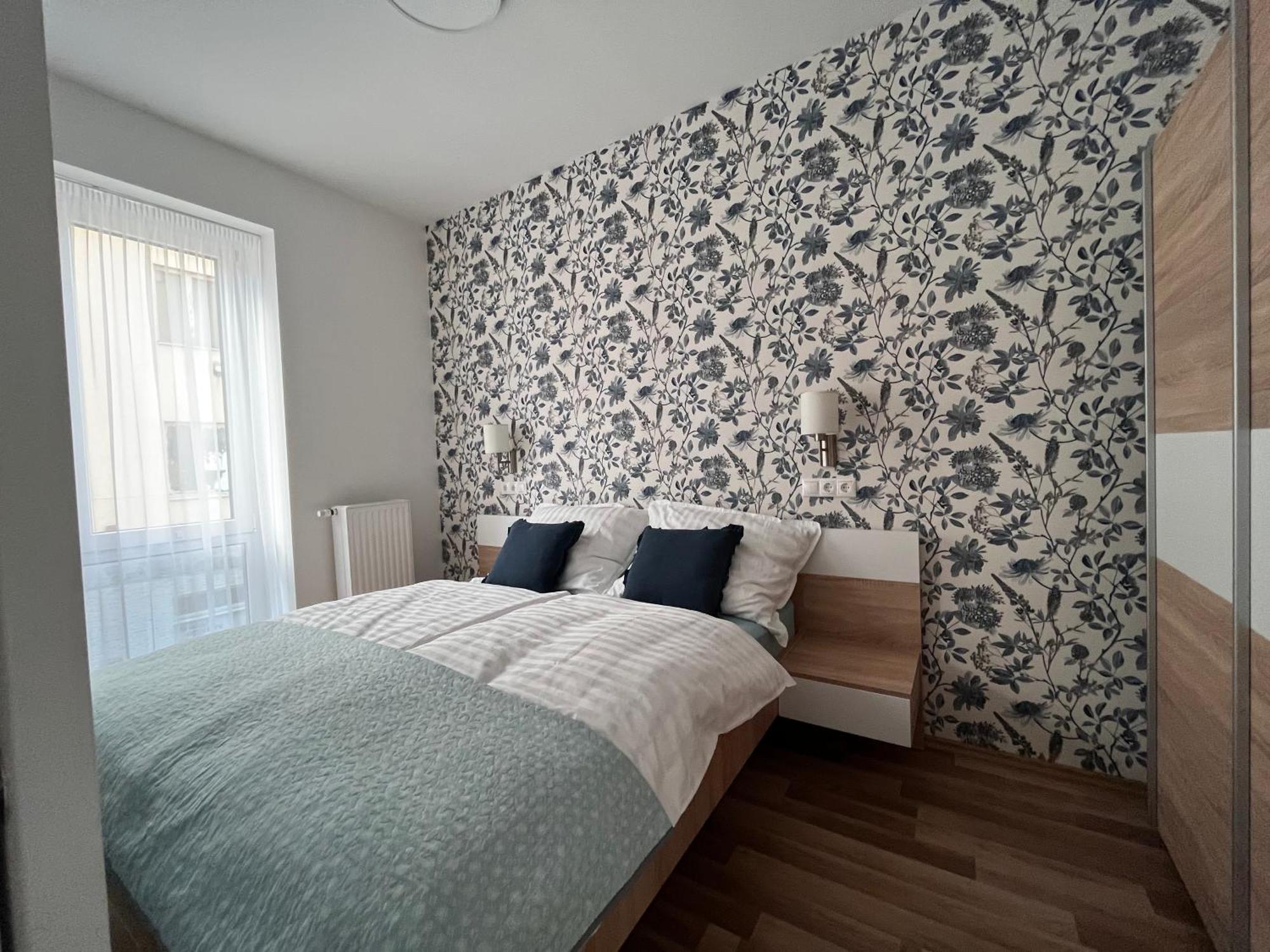 One Step Apartman - City Center With Self Check-In Szombathely Exterior foto