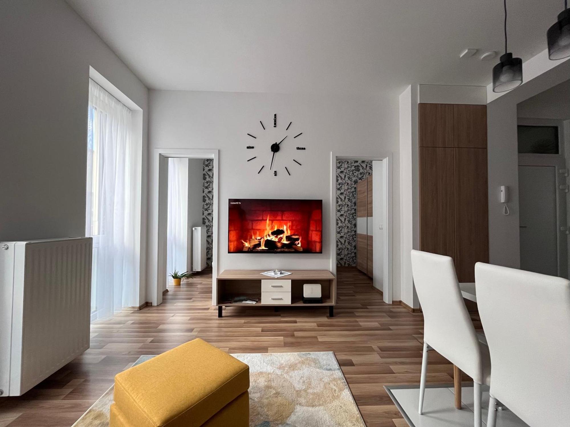 One Step Apartman - City Center With Self Check-In Szombathely Exterior foto