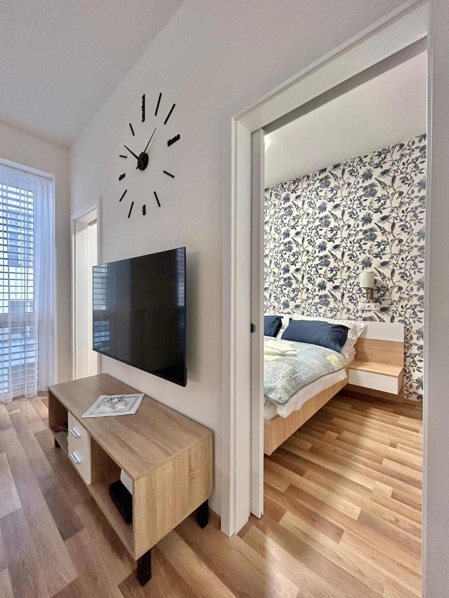One Step Apartman - City Center With Self Check-In Szombathely Exterior foto